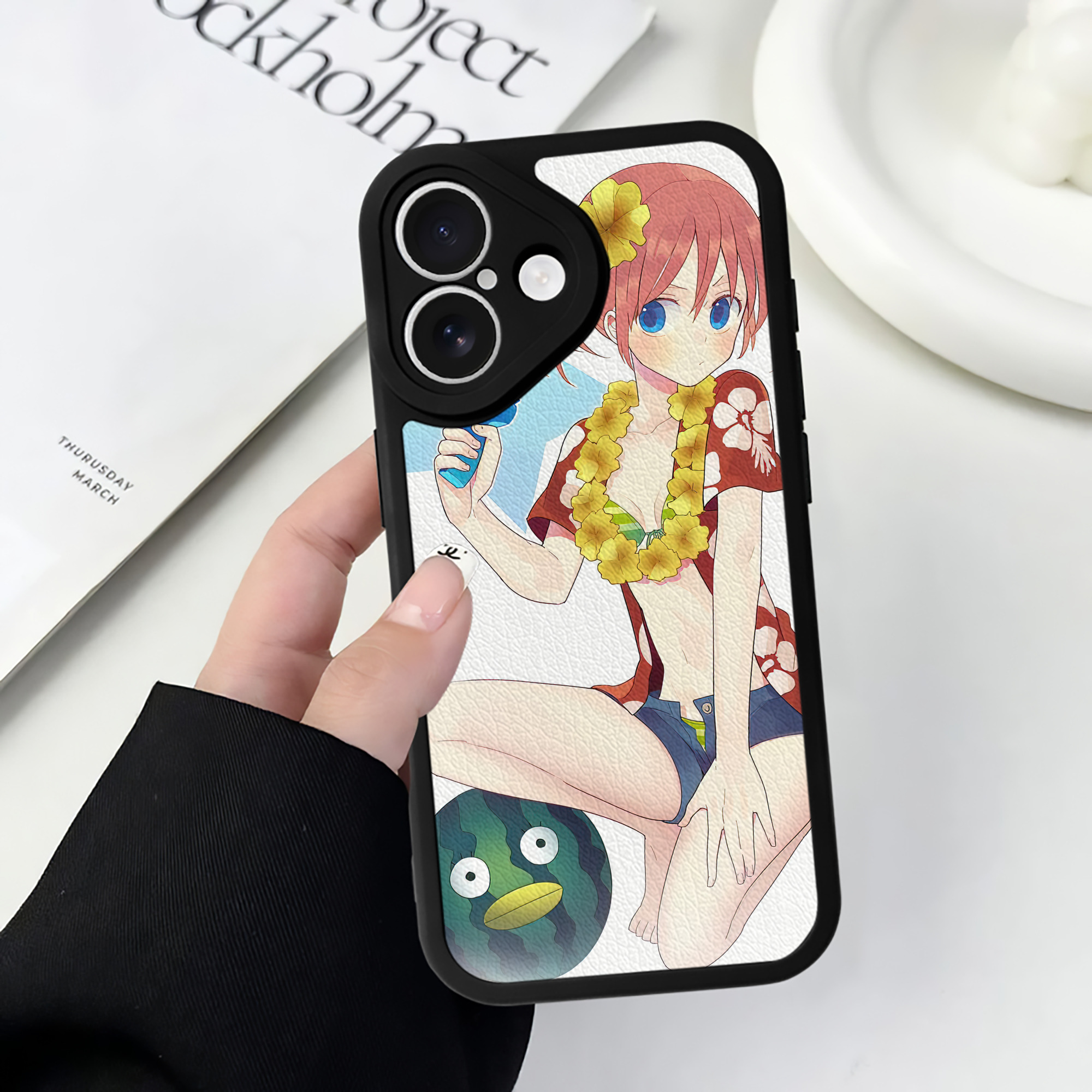 （画像用） ぎんたま 坂田銀時（さかたぎんとき） 神楽 志村新八（しむら しんぱち） GINTAMA Sakata Gintoki Kagura Shimura Shinpachi 【iPhone 16シリーズ対応】シリコンスマホケース（レザー調） 材質：シリコン
